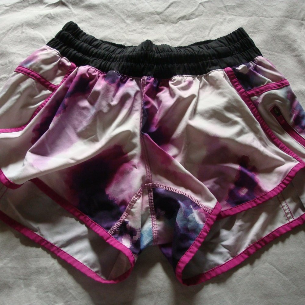 Lululemon Size 6 Tracker Shorts - image 2